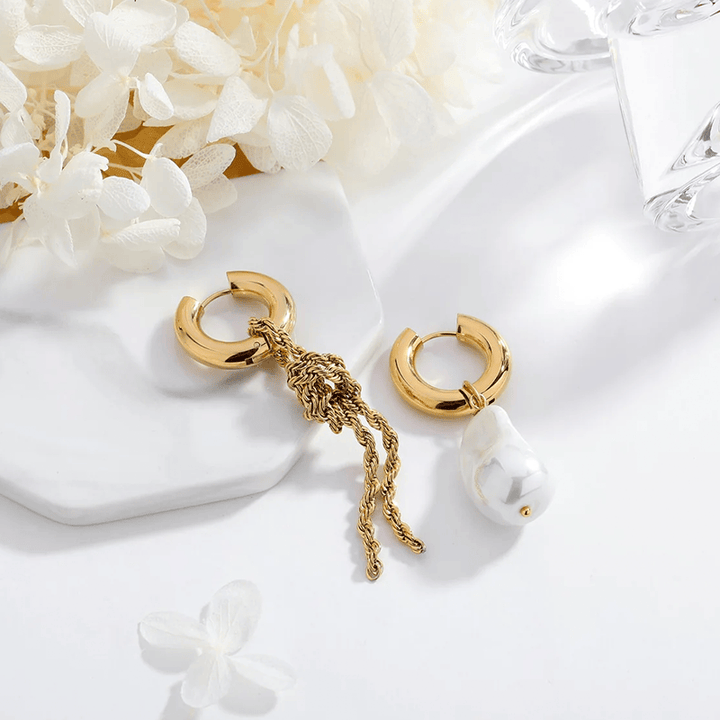 CLASSICHARMS Jewellery CLASSICHARMS (VANCOUVER) - Unique Asymmetrical Gold Rope Chain Baroque Pearl Drop Earrings CLASSICHARMS (VANCOUVER) - Unique Asymmetrical Gold Rope Chain Baroque Pearl Drop Earrings