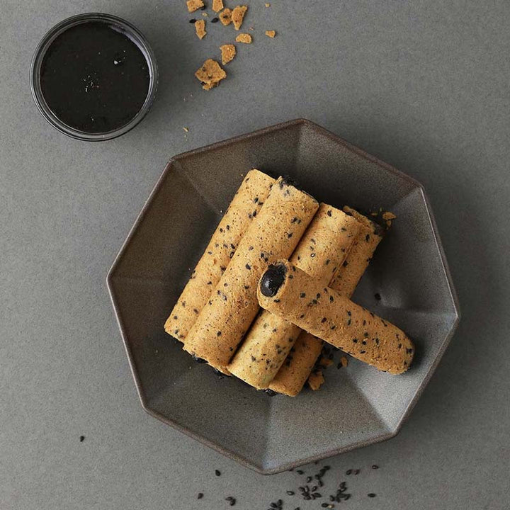 Hiwalk Snacks Hiwalk - Black Sesame Filling (Extra Thick) Egg Rolls Hiwalk - Black Sesame Filling (Extra Thick) Egg Rolls [PREORDER 3 WEEK